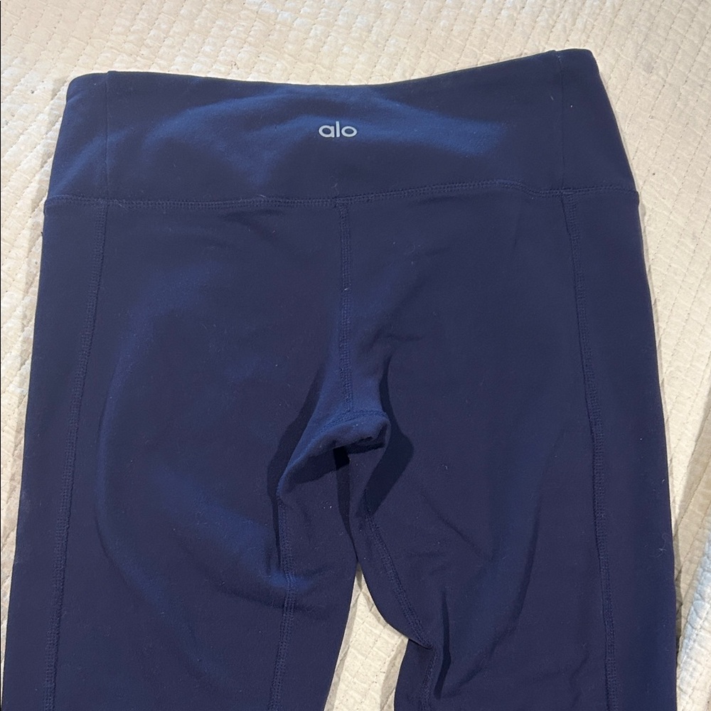 ALO Yoga Deep Blue Leggings - Picture 4 of 8